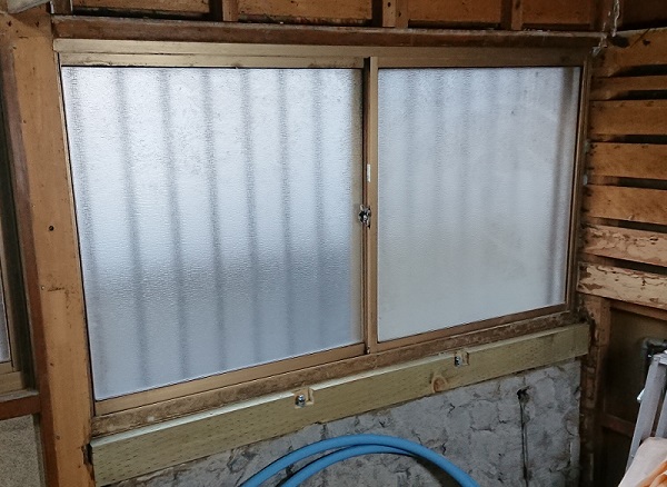 断熱性能の低いシングルガラス窓