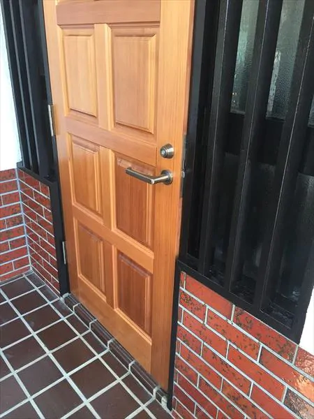 玄関ドア