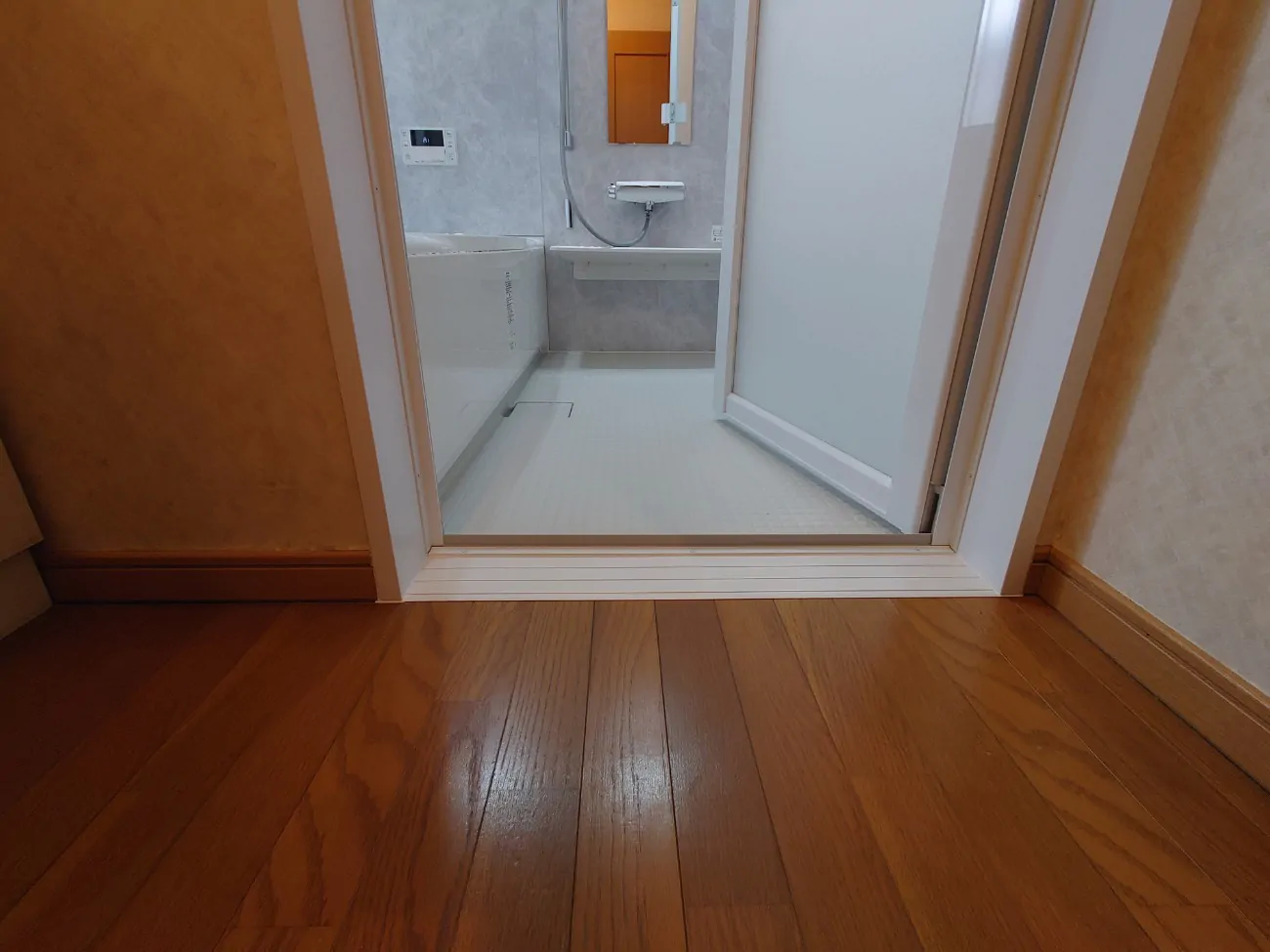 戸建て住宅での浴室のリフォーム　100万円未満の施工事例