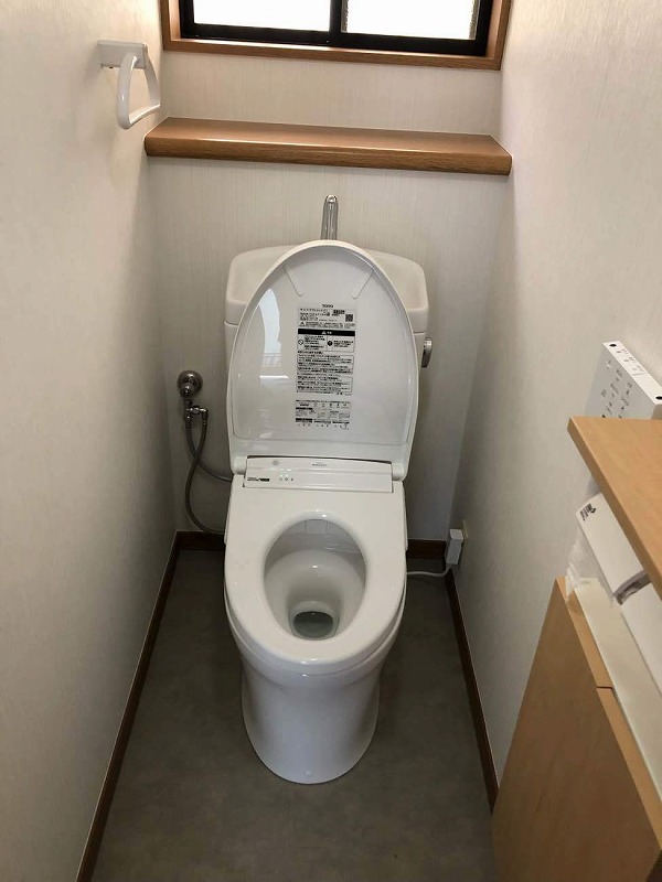 トイレ交換＋内装＋埋め込み収納　工事費込み20万円