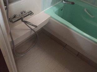 鶴ヶ島市　浴室ドア交換　洗面台水栓金具交換　浴室水栓金具交換