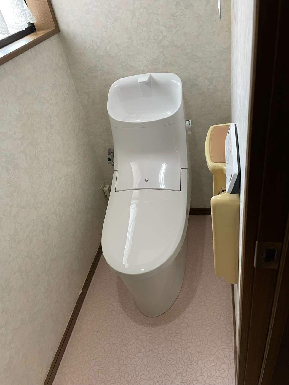 トイレ交換＋床張り替え　工事費込み15万円