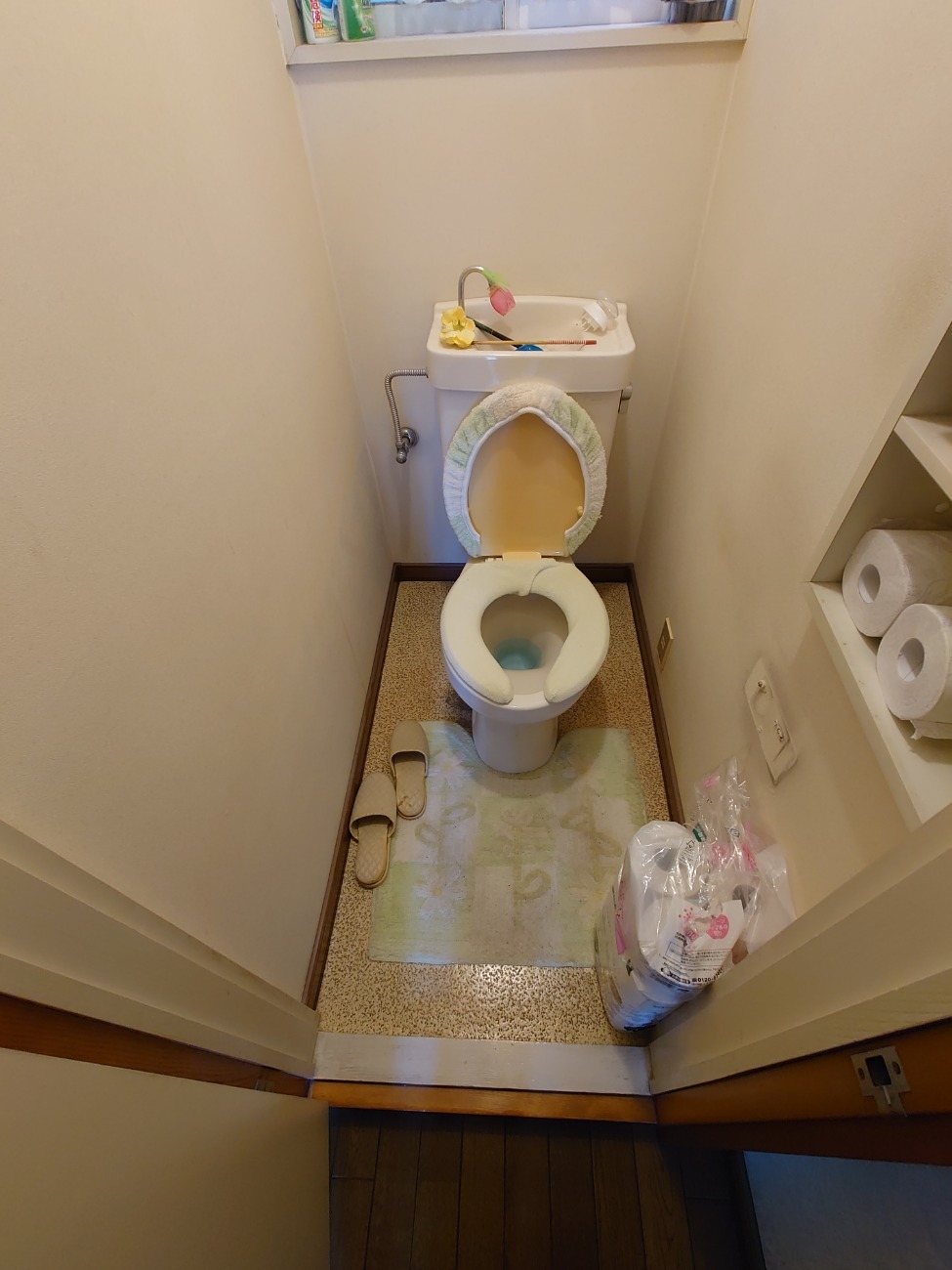 TOTOのトイレ交換工事費込み事例┃トイレ交換と内装