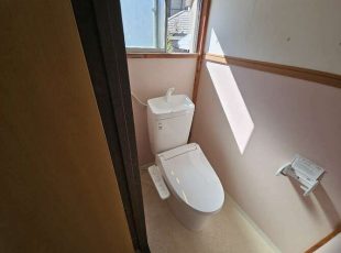 埼玉県入間市工場トイレリフォーム｜リクシルアメージュを設置