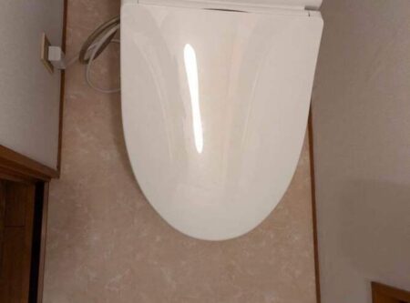 埼玉県入間市トイレリフォーム｜壁・床・天井の張替工事も1日でのAfter