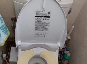 埼玉県入間市トイレリフォーム｜壁・床・天井の張替工事も1日でのBefore