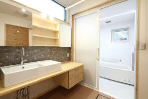 お風呂と洗面所のリフォームはセットでするべき？メリットや注意点、費用相場まで解説【事例付き】