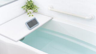 カビの生えにくいお風呂メーカー3選｜カビが生える原因や浴室選びのポイントまで解説