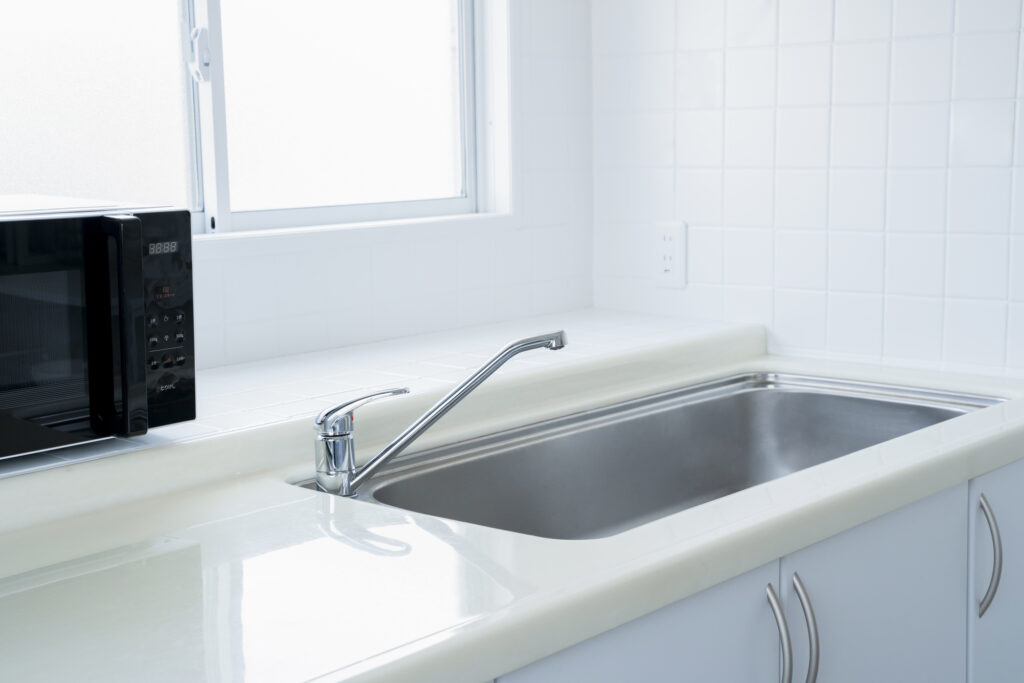 人造大理石・ステンレスキッチンの比較表