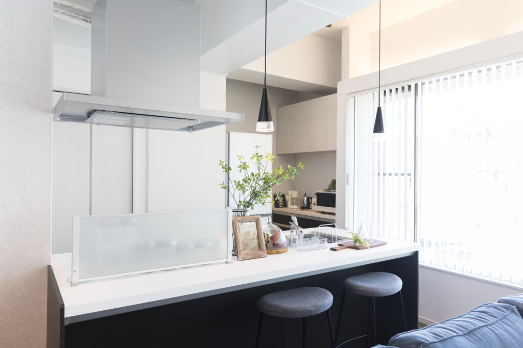 キッチンの天板やシンクを人造大理石にするメリット