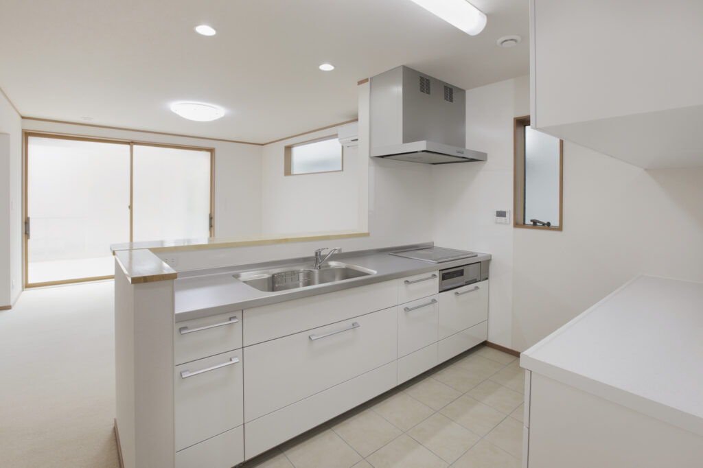 キッチンリフォームの期間はどのくらい？工事内容別の工期と工事中の過ごし方まで解説