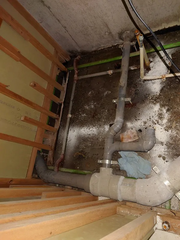水漏れのあった洗面化粧台の床下配管